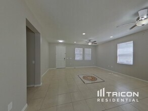 10454 River Bream Dr in Riverview, FL - Building Photo - Building Photo