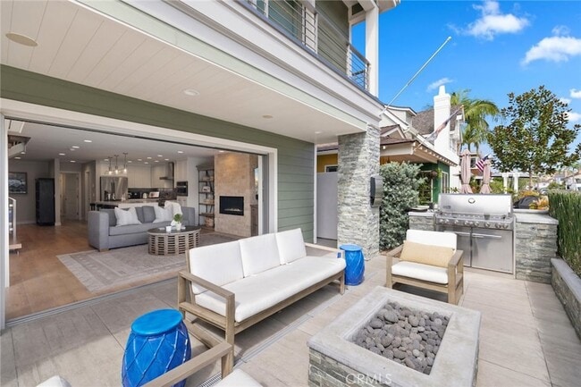 219 Diamond Ave, Unit 07-4550 in Newport Beach, CA - Building Photo - Building Photo
