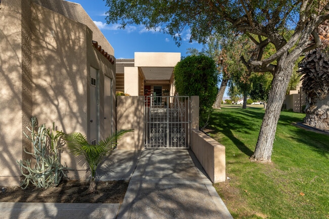 35 Mission Ct in Rancho Mirage, CA - Building Photo - Building Photo