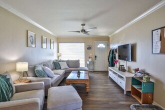 4775 54th St in San Diego, CA - Foto de edificio - Building Photo