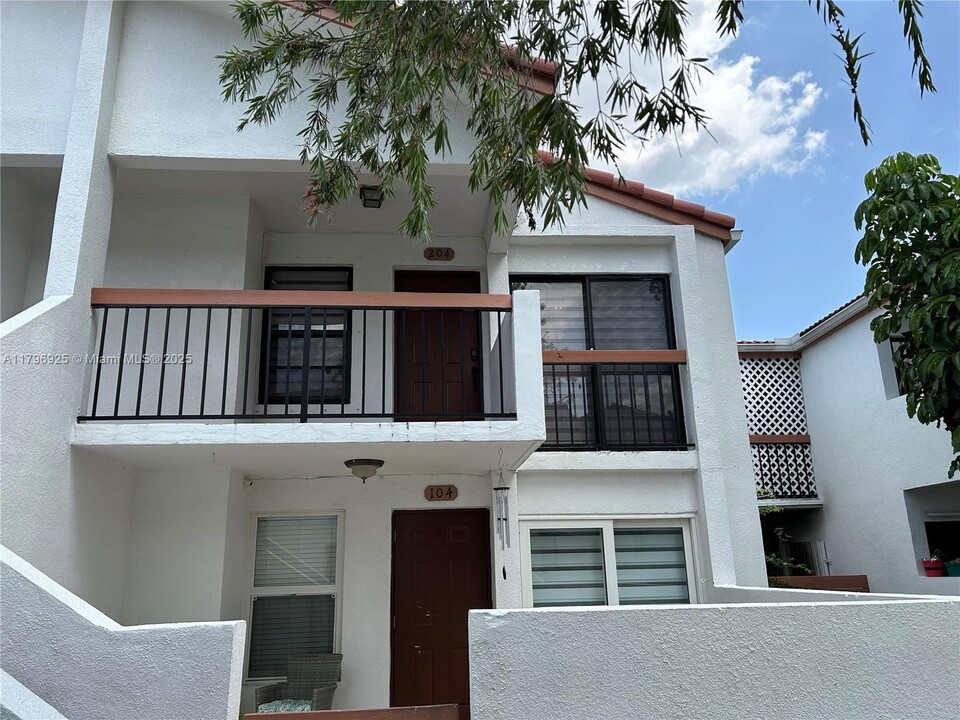 7525 SW 153rd Pl in Miami, FL - Building Photo