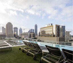 617 W 7th St in Austin, TX - Building Photo - Building Photo