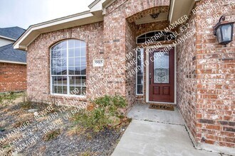 905 Chestnut Ave in Burleson, TX - Building Photo - Building Photo