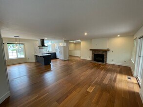 4303 Kingsway in Anacortes, WA - Building Photo - Building Photo
