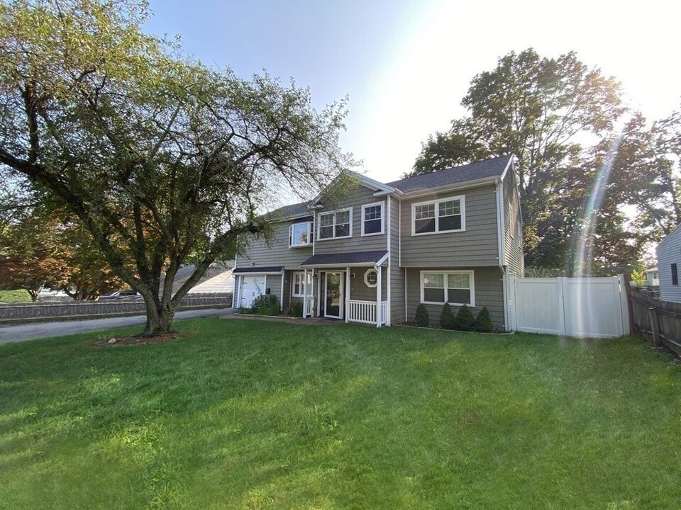 34 Drinkwater Ave in Braintree, MA - Building Photo