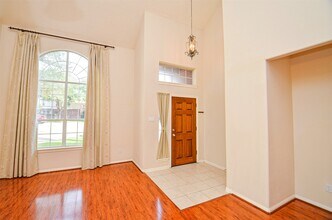 615 Mosman Ct in Houston, TX - Foto de edificio - Building Photo