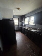 651 W Wood St in Decatur, IL - Building Photo - Building Photo