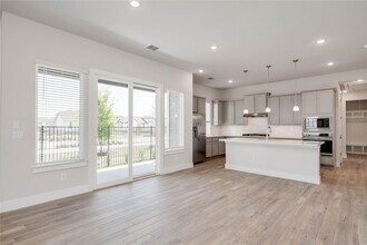 8812 Bestride Bend in Austin, TX - Building Photo - Building Photo