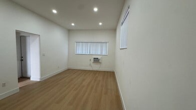 3510 SW 58th Ct, Unit New Efficiency for rent in Miami, FL - Building Photo - Building Photo