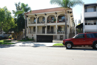 Casa De Palms in Burbank, CA - Building Photo - Building Photo