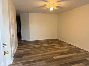 4930 Elliott Ave in Indianapolis, IN - Building Photo - Building Photo