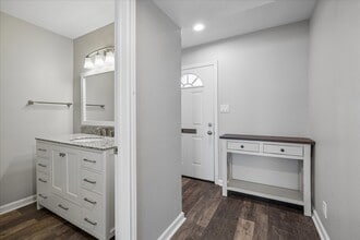 401 Bendwood Dr in Houston, TX - Building Photo - Building Photo