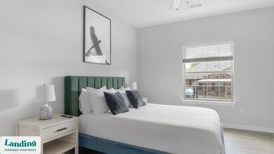 8200 Clarksprings Dr, Unit 3204 in Dallas, TX - Building Photo - Building Photo