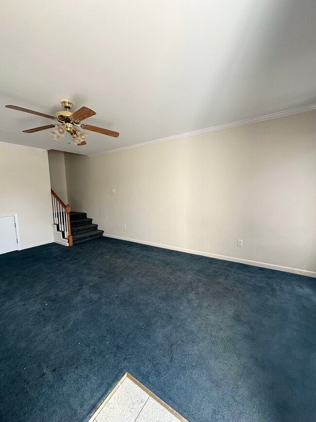 122 Mall Cir