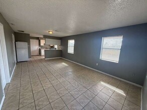 2570-2572 Chestnut Woods Dr in Lakeland, FL - Building Photo - Building Photo