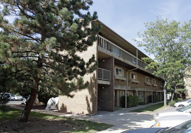 Wimbledon Condominiums in Boulder, CO - Building Photo - Building Photo