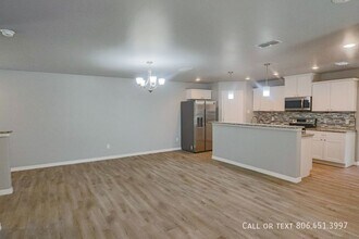 1306 N Clinton Ave in Lubbock, TX - Building Photo - Building Photo