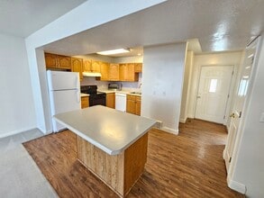 51 N 100 W in Bountiful, UT - Building Photo - Building Photo
