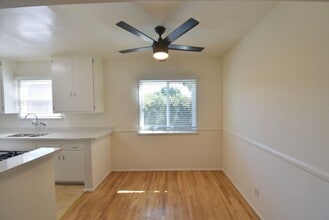 1212 N Hollywood Way in Burbank, CA - Building Photo - Building Photo