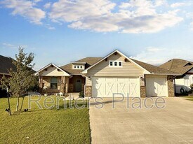 2713 SE 22nd St in Moore, OK - Building Photo