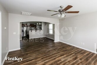 7421 Hidden Creek Dr in Charlotte, NC - Building Photo - Building Photo