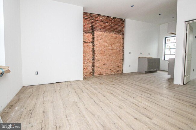 3945-49 Lancaster Ave in Philadelphia, PA - Building Photo - Building Photo