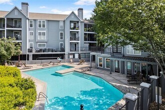 620 Granville Ct in Atlanta, GA - Building Photo - Building Photo