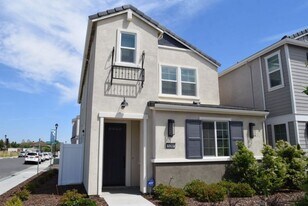 3280 Chickadee Ct in West Sacramento, CA - Building Photo