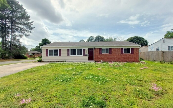329 Bernice Pl in Virginia Beach, VA - Building Photo