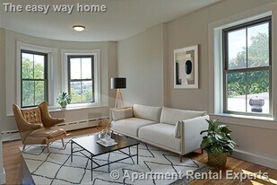 102 Willow St, Unit #4 in Cambridge, MA - Building Photo