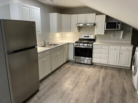 131 Gorham Rd in Scarborough, ME - Building Photo