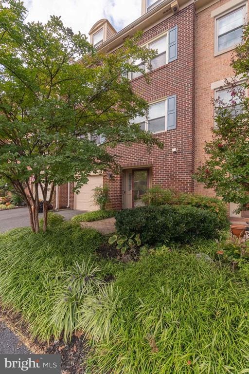 property at 3548 S George Mason Dr