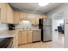 78 10th St E in St. Paul, MN - Building Photo - Building Photo