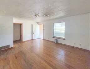 404 S Coppell Rd in Coppell, TX - Building Photo - Building Photo