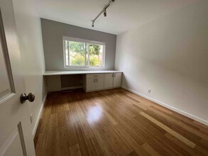 705 Westmount Dr, Unit 103 in West Hollywood, CA - Building Photo - Building Photo