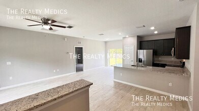 712 Gibbons Rd SW in Palm Bay, FL - Building Photo - Building Photo