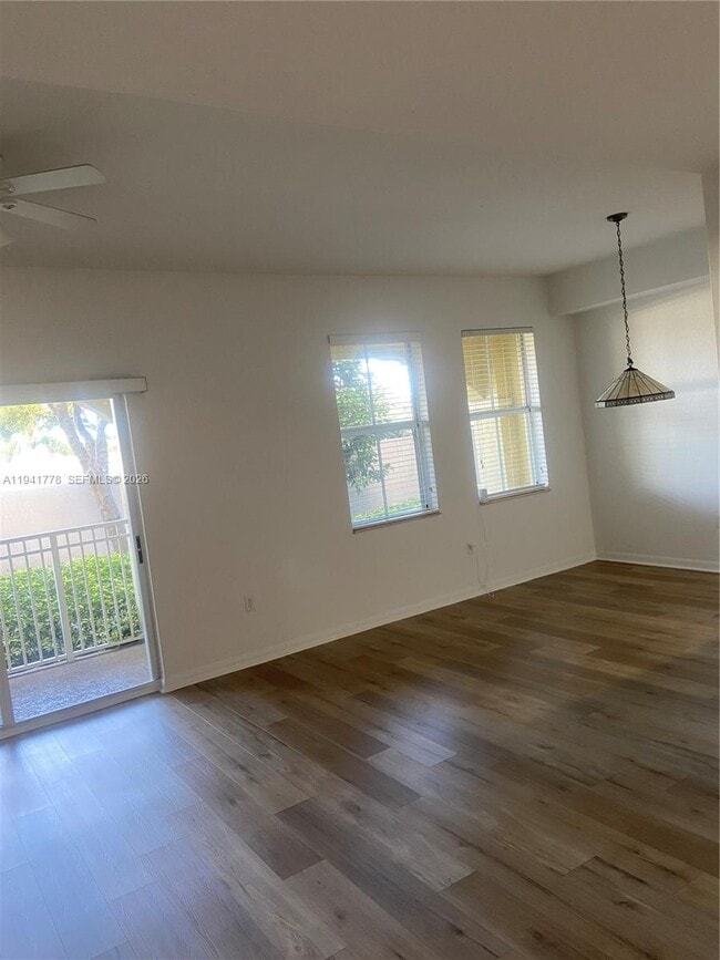 8933 NW 107 Ct in Doral, FL - Building Photo - Building Photo