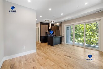 66 Lubec St, Unit 4 in Boston, MA - Foto de edificio - Building Photo