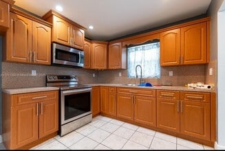 15345 SW 104th Ave in Miami, FL - Building Photo - Building Photo