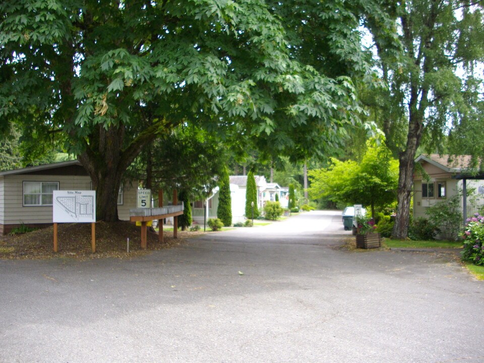 Cresthaven Mobile Home Park in Bellingham, WA - Foto de edificio