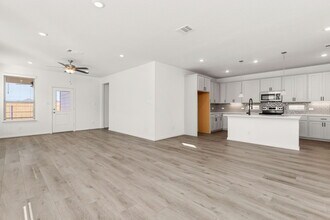 820 Windflower in New Braunfels, TX - Foto de edificio - Building Photo