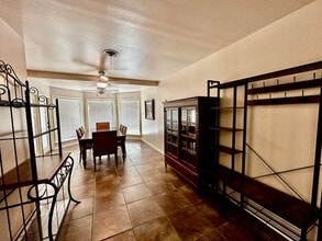 129 Paradise Ave in Kerrville, TX - Building Photo - Building Photo