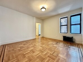 282 Cabrini Blvd in New York, NY - Foto de edificio - Building Photo