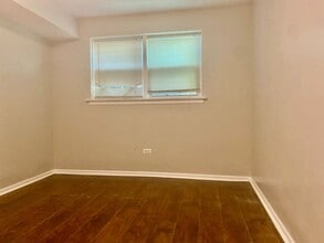 10924 S Indiana Ave in Chicago, IL - Building Photo - Building Photo