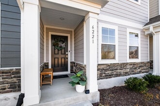 Room in Townhome on Truxton Ln in Raleigh, NC - Building Photo - Building Photo