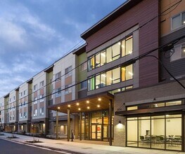 SPOKANE AT RAINIER COURT a 55+ Affordable in Seattle, WA - Foto de edificio - Building Photo