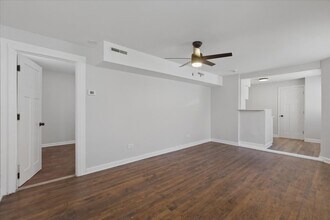 1849 W Augusta Blvd in Chicago, IL - Foto de edificio - Building Photo