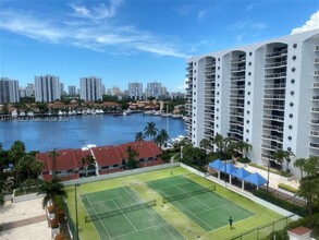 3640 Yacht Club Dr, Unit 1009 in Aventura, FL - Building Photo - Building Photo