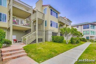 510 N Pacific St in Oceanside, CA - Building Photo