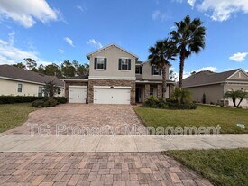 305 Medio Dr in St. Augustine, FL - Building Photo